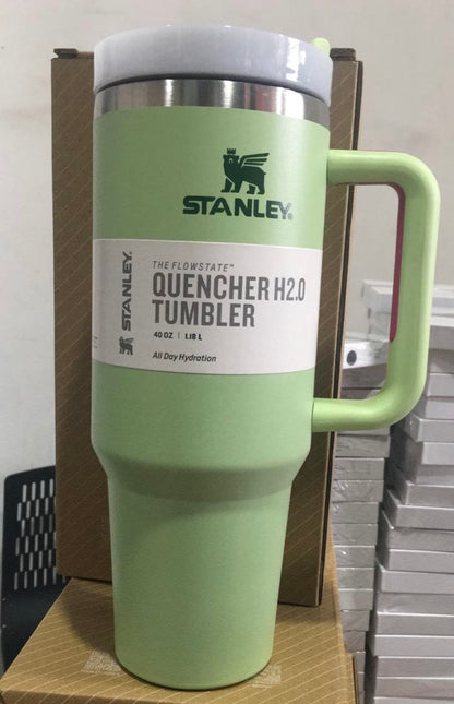 Termo Viajero Stanley 40oz - para bebidas frías y bebidas calientes.